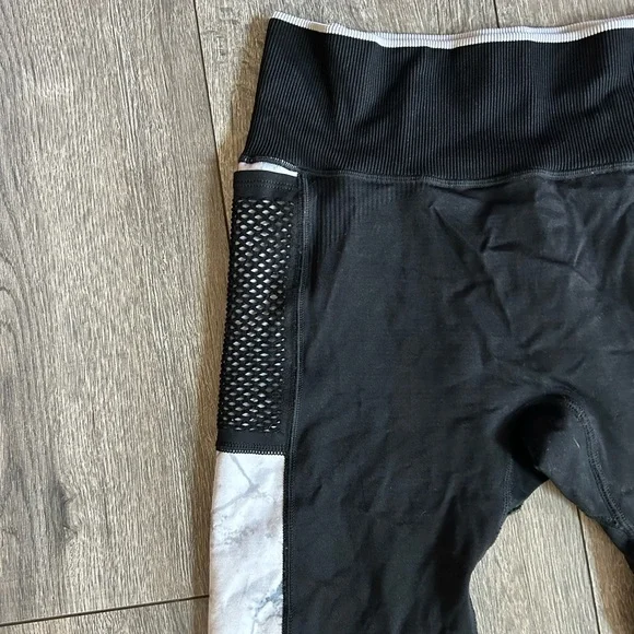 Victoria’s Secret pink workout leggings size L - Picture 3 of 9